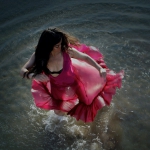 Isabel Cuesta Camacho (Choreografe & danseres), studies in water #1, 2012
